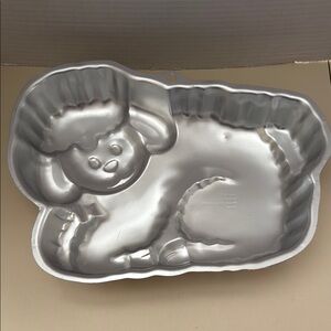 Wilton Vintage 2004 Cuddly Lamb Shaped Cake Pan Including Instructions